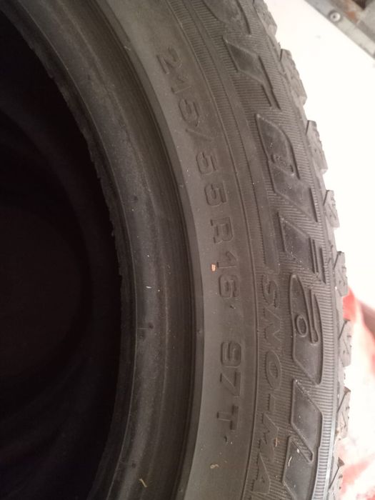 Продам шины недорого.