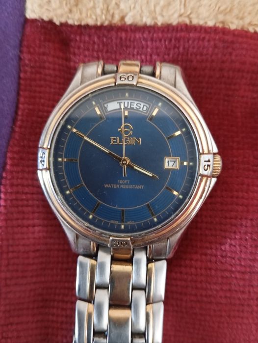 Часы кварцевые в отличном состоянии