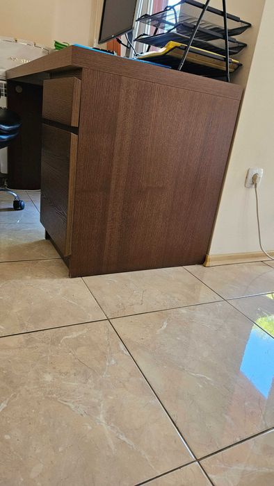 бюро IKEA MALM в тъмнокафяво