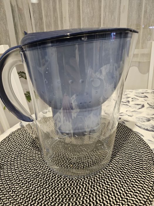 Vând cana filtranta Brita Marella XL, 3.5L + 2 filtre cadou