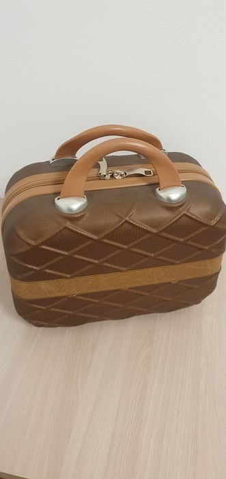Чемодан для косметики