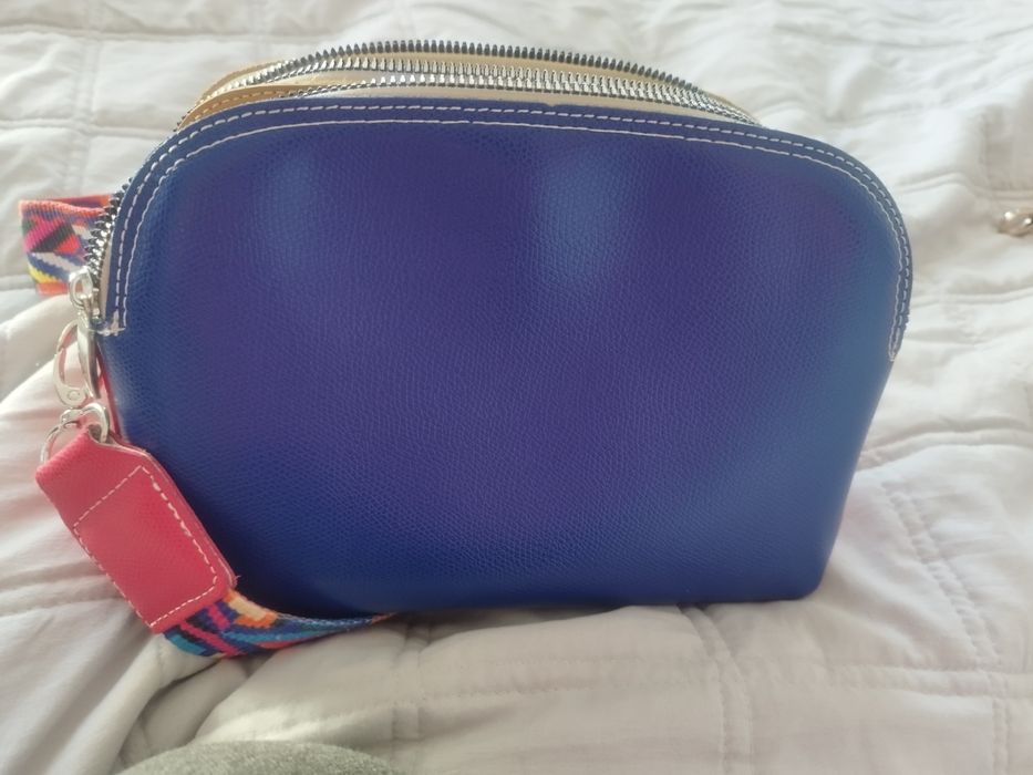 Кожена чанта в три цвята, използвана броени пъти,цена 60лв