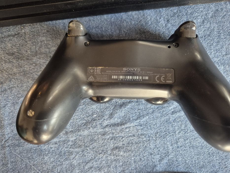 Playstation 4 pro 1TB + джойстик dualshock 4