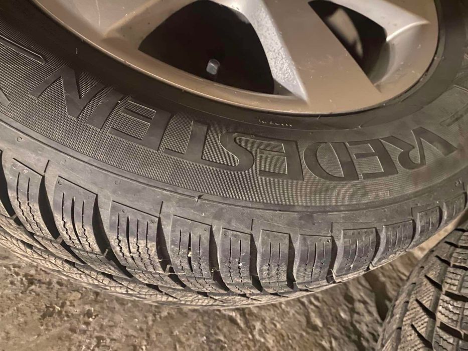 Зимни гуми с джанти 235/60 R18