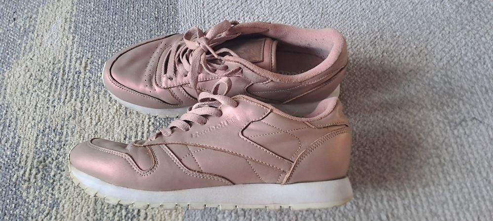Маратонки REEBOK