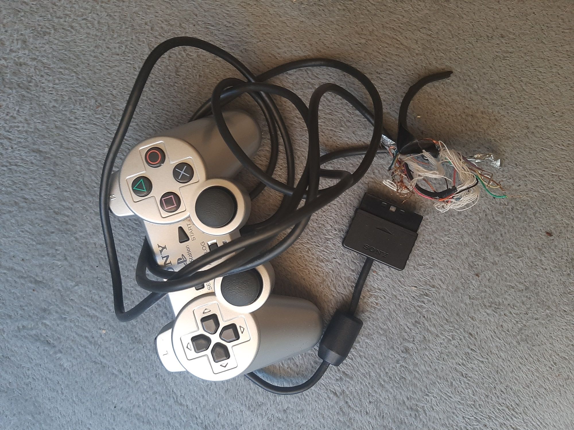 Продавам . Плейстейшен 2-ка  sony