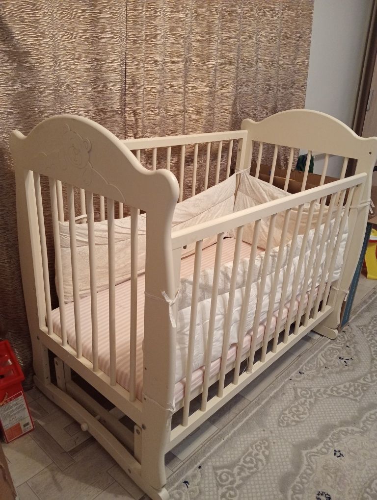 Срочно продам манежку