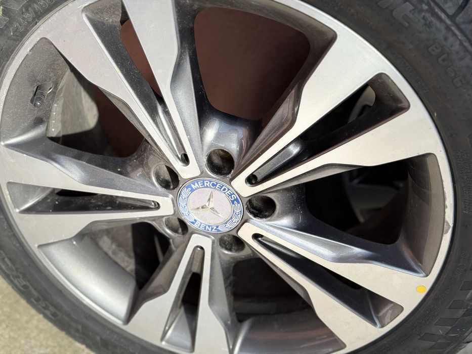 джанти 18 цола оригинални Mercedes С перфектни гуми 245/45/18