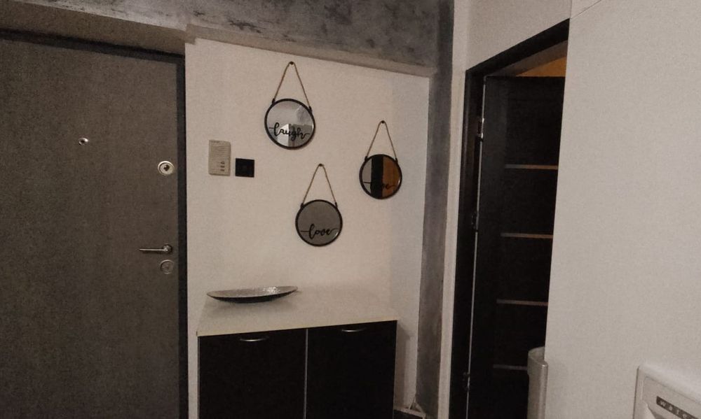 Închiriez apartament în regim hotelier – 2 camere, 50 mp, modern