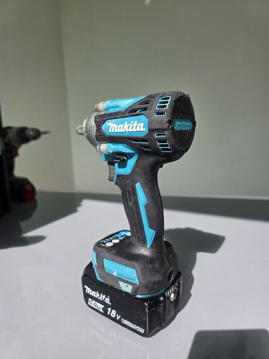 Pistol impact Makita DTW 300