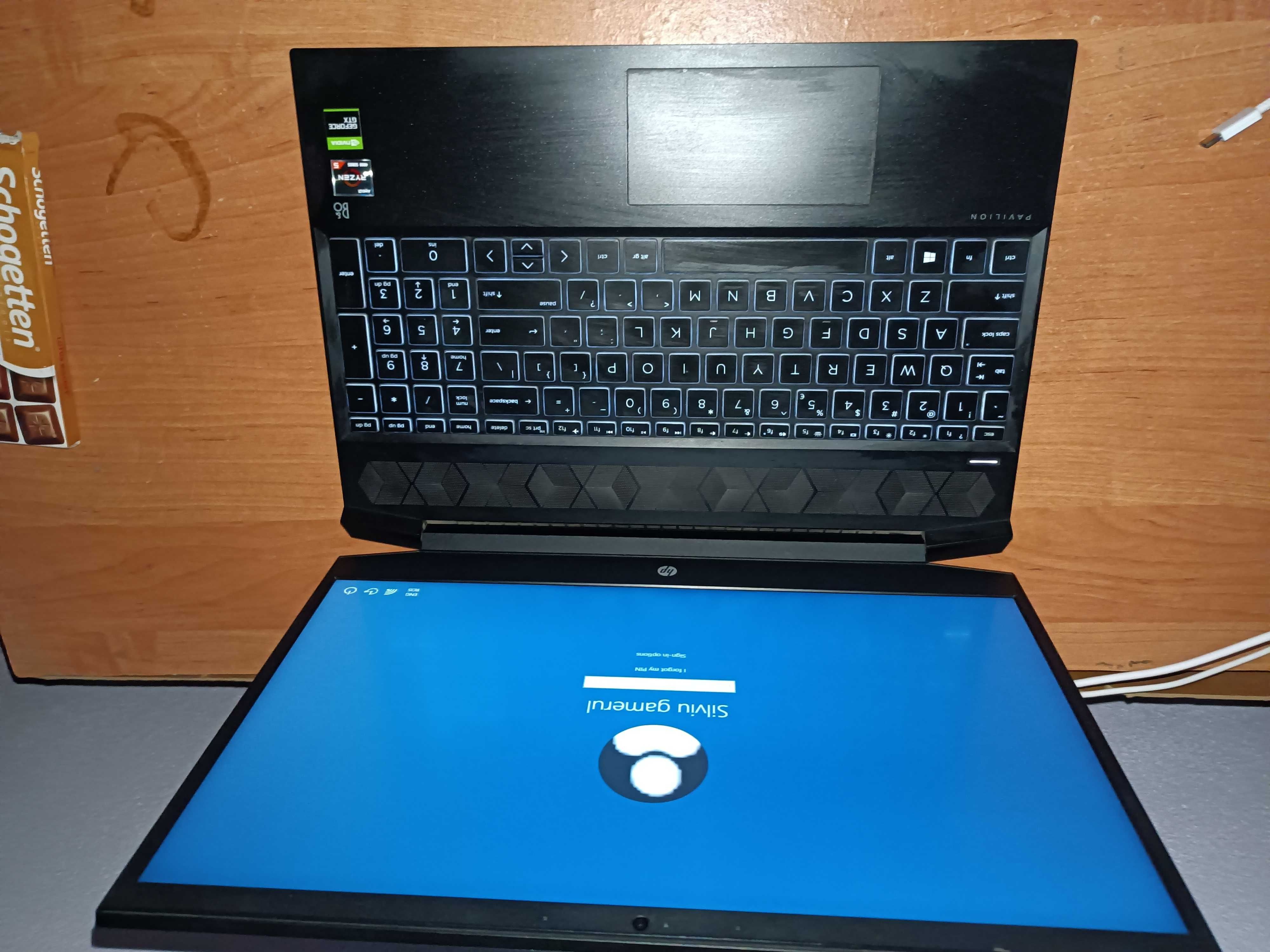 Vând Laptop HP pavilion 15