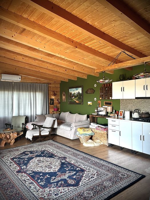 Teren intravilan 3000m cu  cabana in Jugureni Prahova