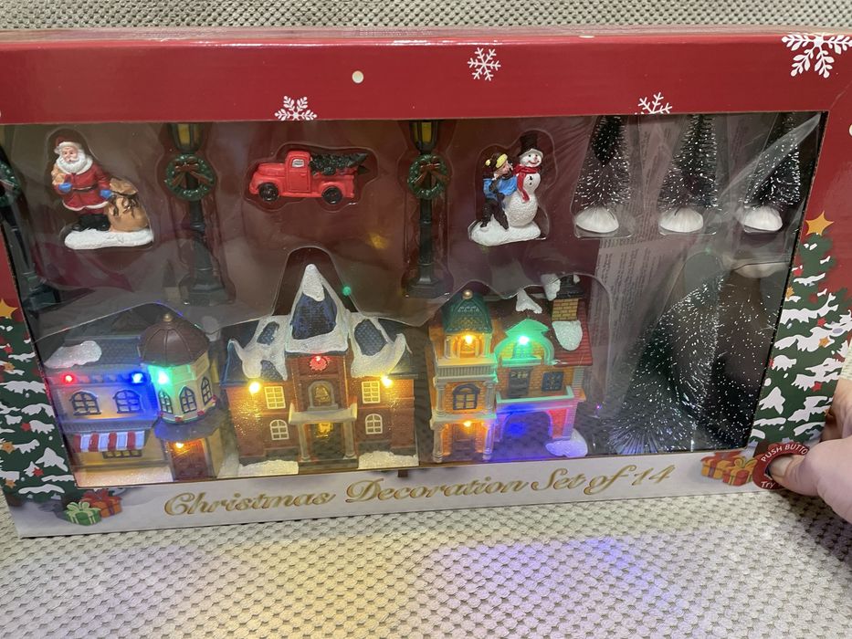 Set casute si figurine  Craciun cu lumini