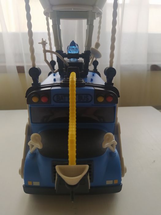 Vând autobuzul din fortnite de jucărie