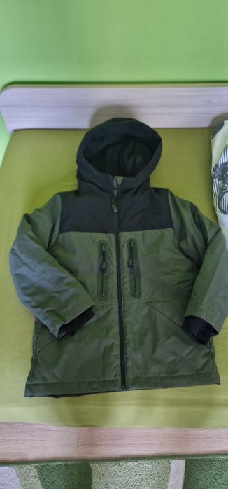 Запазено детско зимно яке 128/134