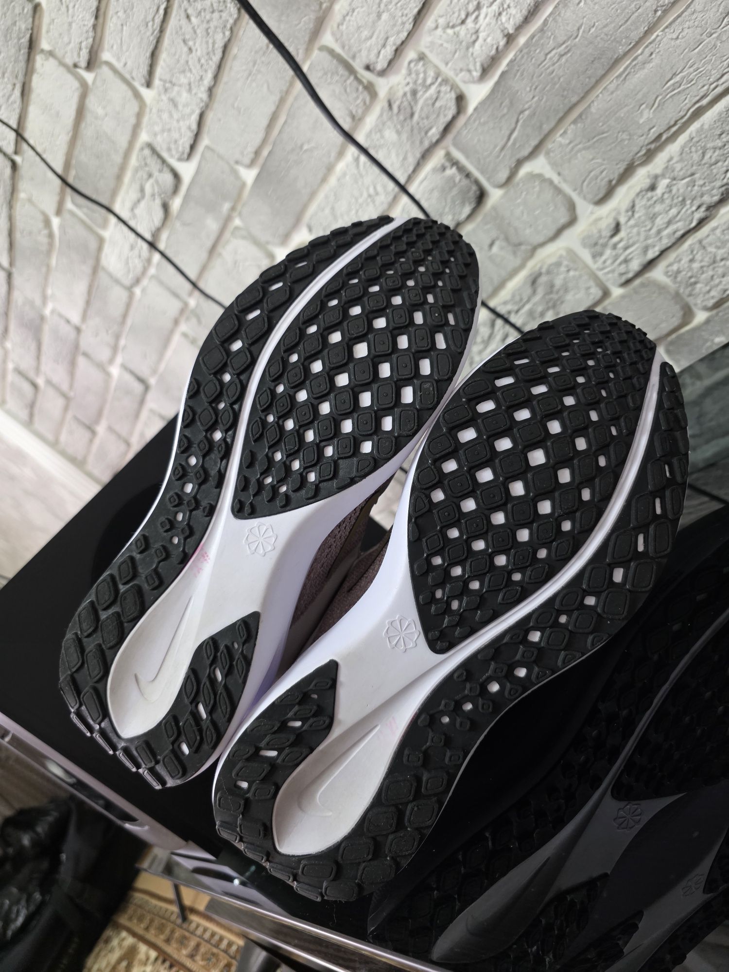 Оригинальные кроссы Nike