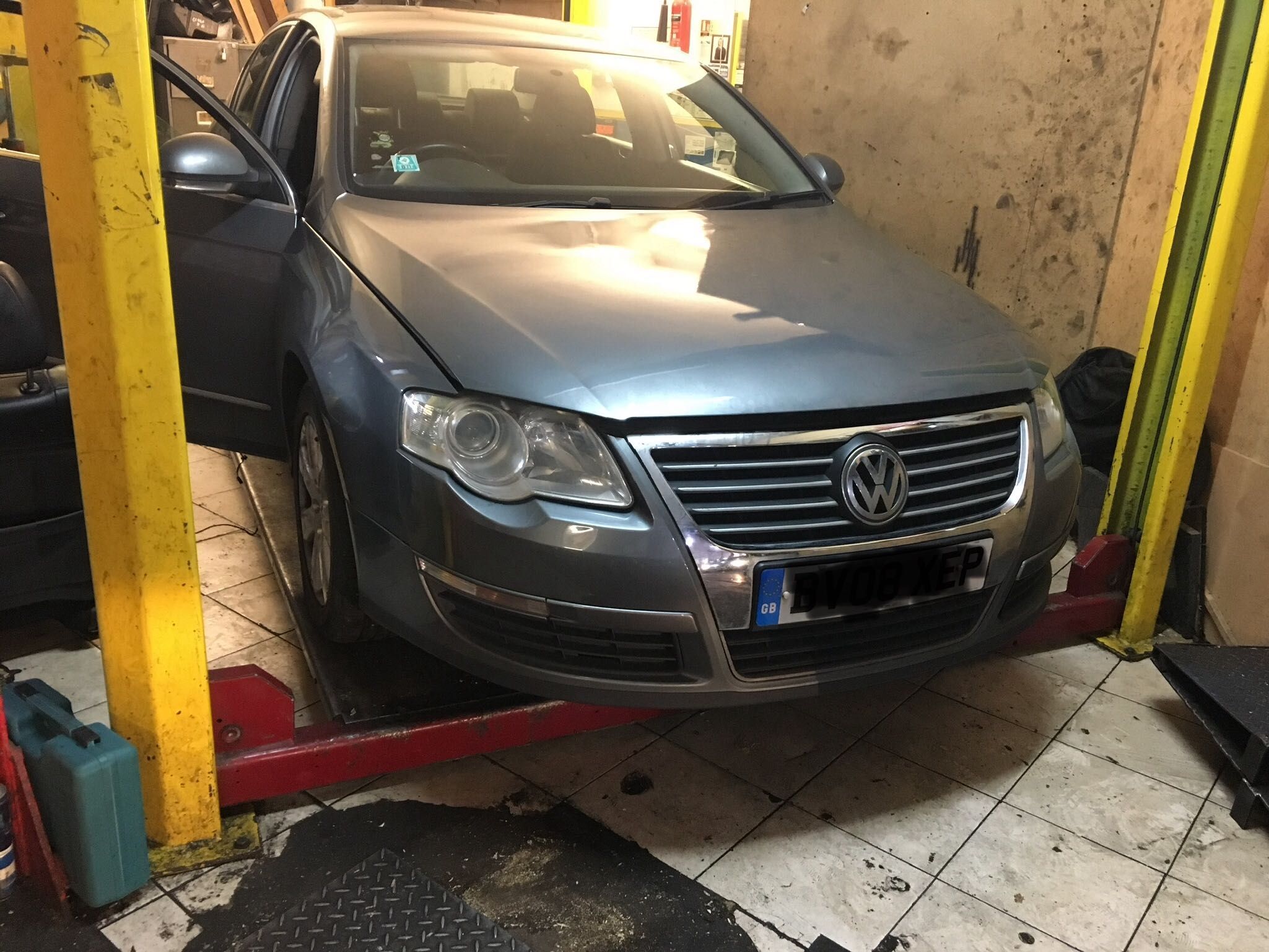 2 бр. Части за VW Passat B6 2.0Tdi. 140kc. Sport. 2006г. Auto и ръчна