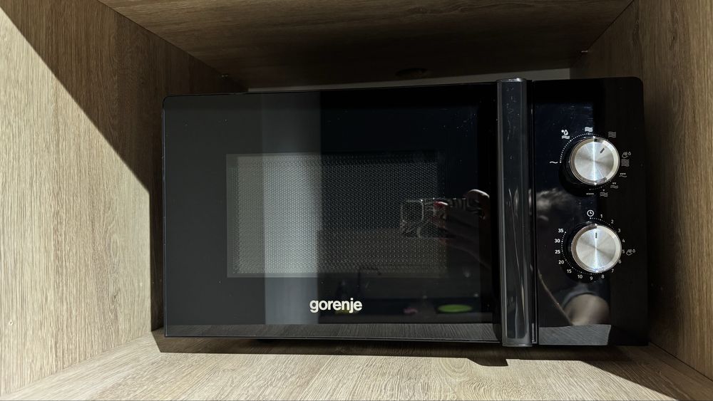 Микроволновка Gorenje MO20E2BH — отличное состояние, 35 000 тг (торг)