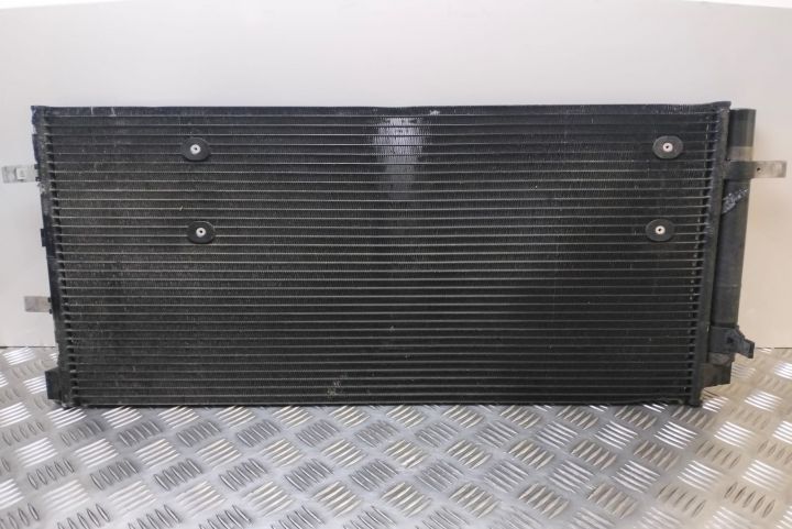 Radiator clima  2.0 tdi 8k0260403af Audi A4  seria