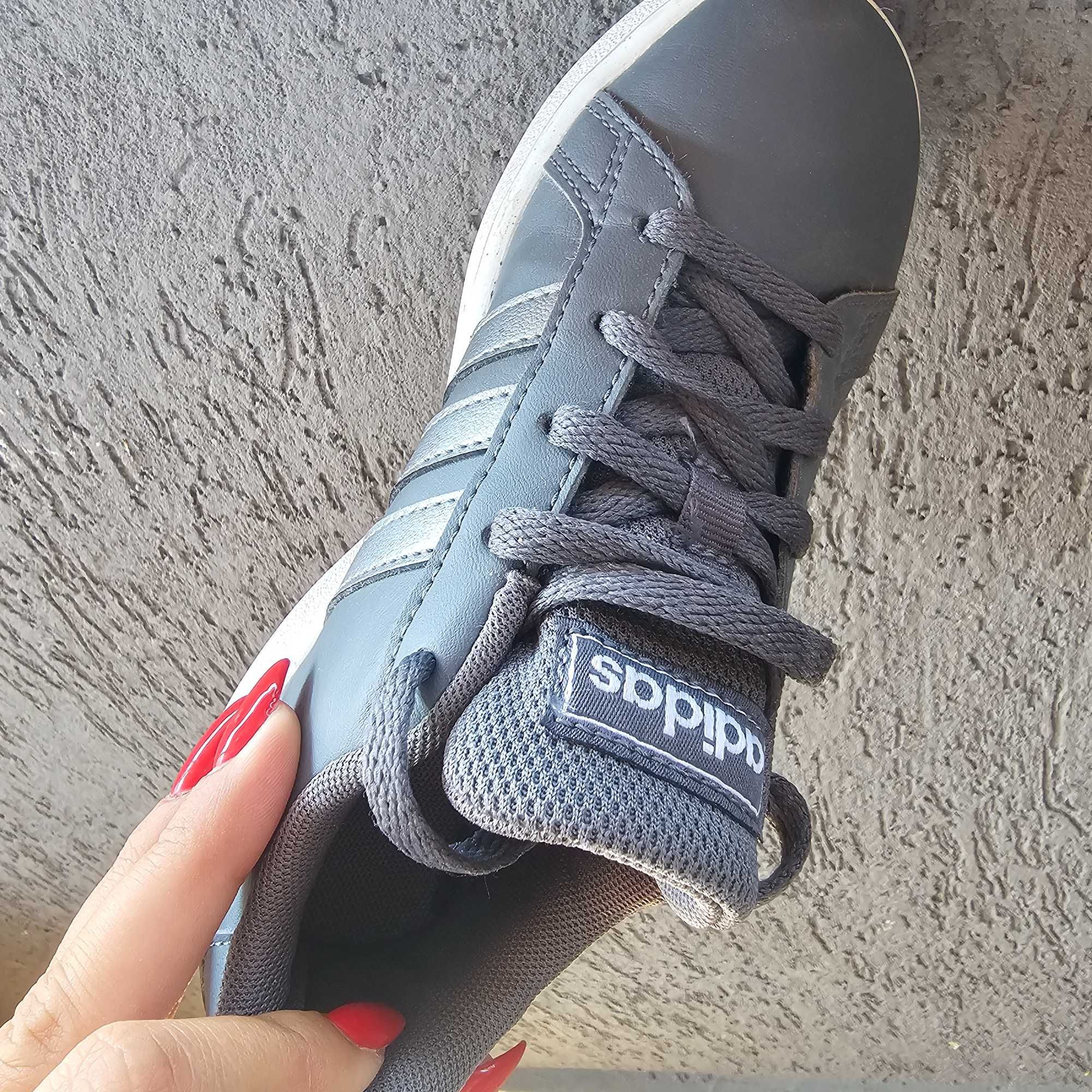 Детски маратонки сникърски Adidas 30