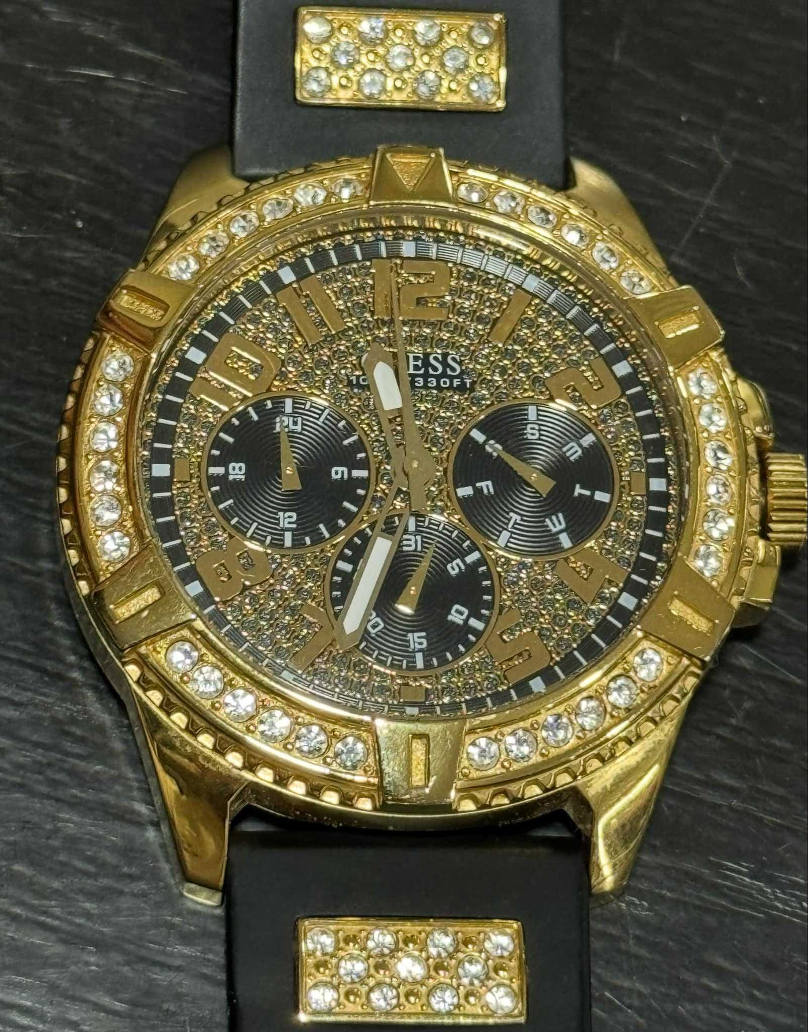 Часовник Guess W1132G1