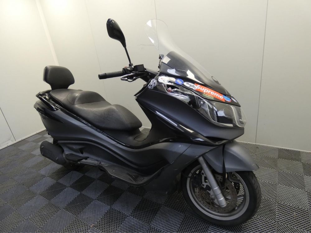 Piaggio X10 / 350 / 125 на части