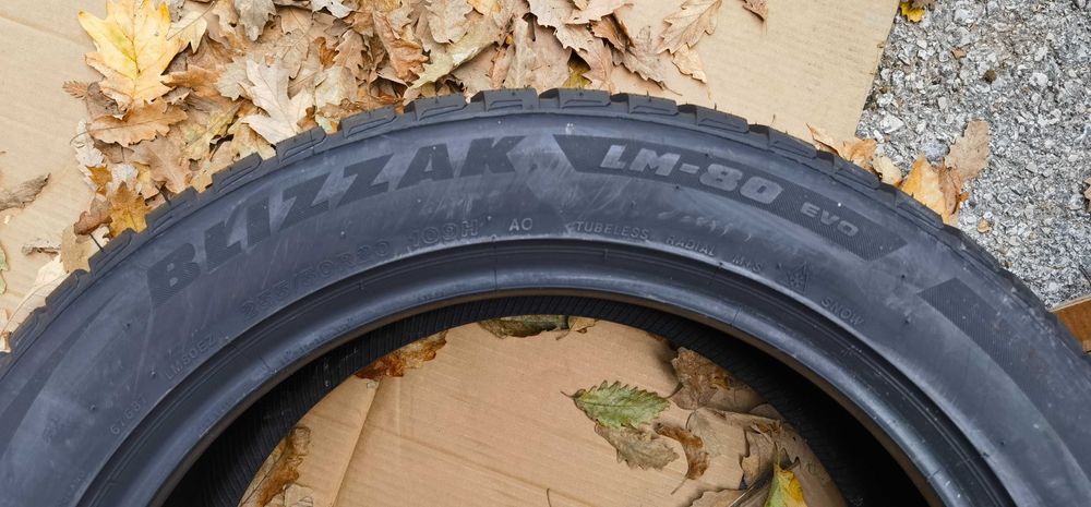 Чисто Нови 255 50 20 Bridgestone LM80 Evo XL Audi Original
