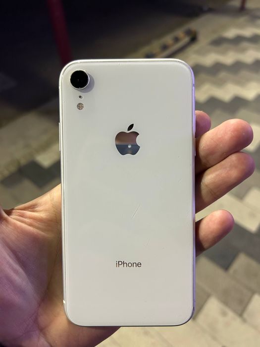 iPhone Xr oq tiniq ochilmagan