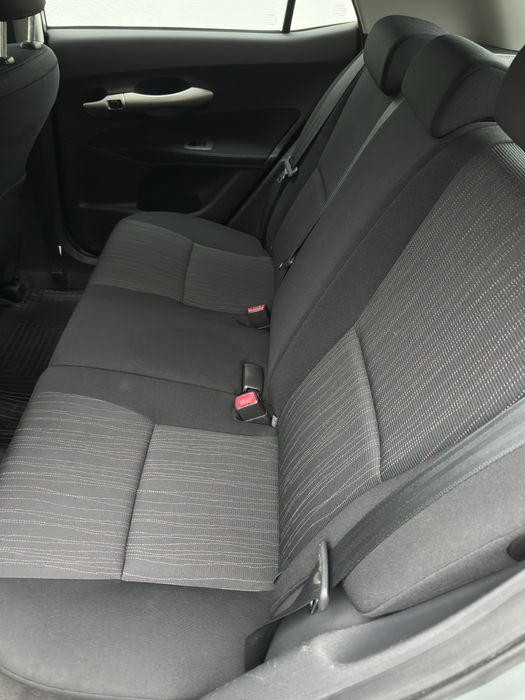 Toyota Auris 1.4 D-4D – 2009   90 CP