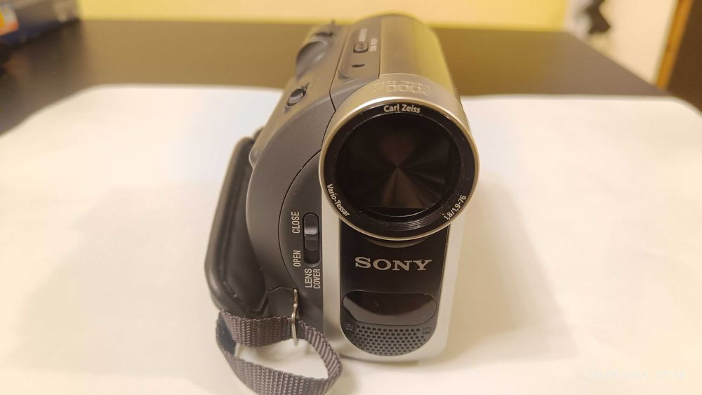 Продавам видеокамера Sony DCR-HC-45R