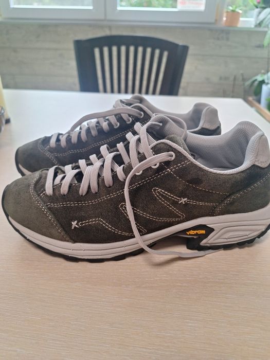 Турестбувки обувки Kpland