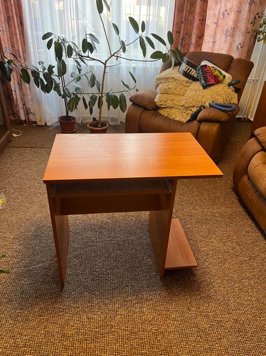 Компютърно бюро/ малка работна маса