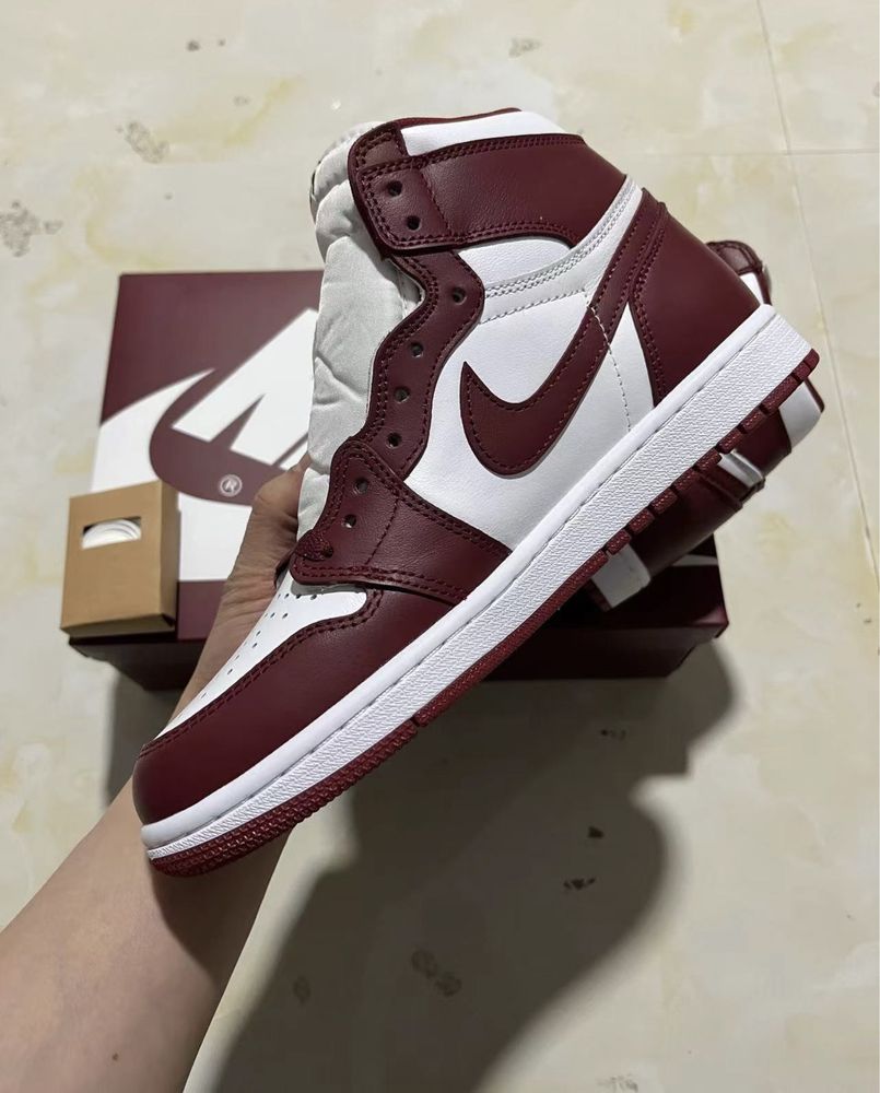 Air Jordan 1 Retro High Team Red