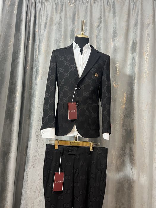 Costum  elegant Gucci