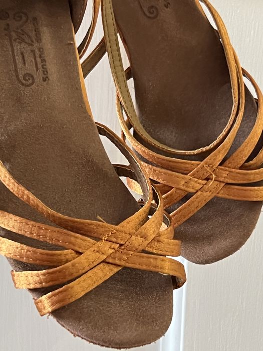 Новые бальные туфли