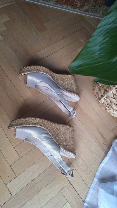 Sandale piele platforma 39, ca noi