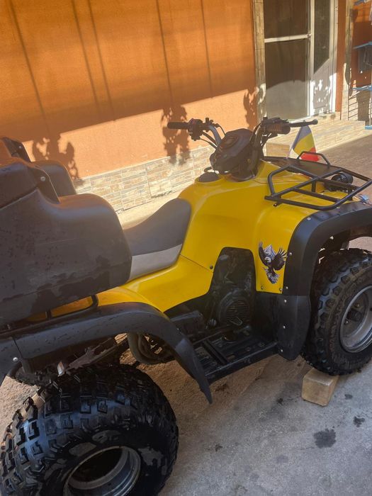 Vnd atv de 200 instare buna funționasa bine inporinr și de la buton de