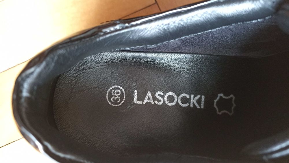 Обувки от естествена кожа Lasocki