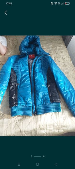 Продам куртку весенняя.