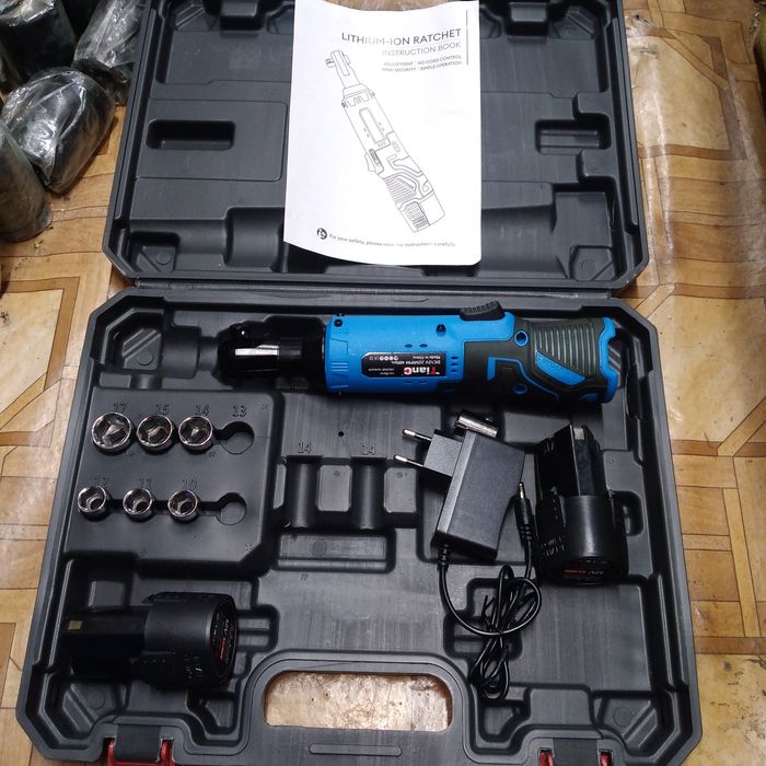 Трещетка 1/2 на аккамуляторе