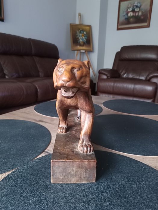 Тигър величие в дърво (44 см)