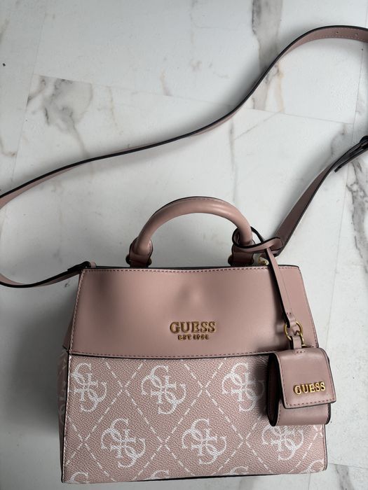 Дамска чанта Guess
