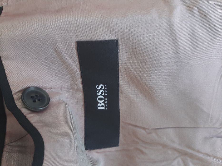Vând/schimb Sacou original HUGO BOSS marimea XXL
