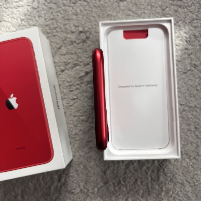iPhone 11 64GB Product red
