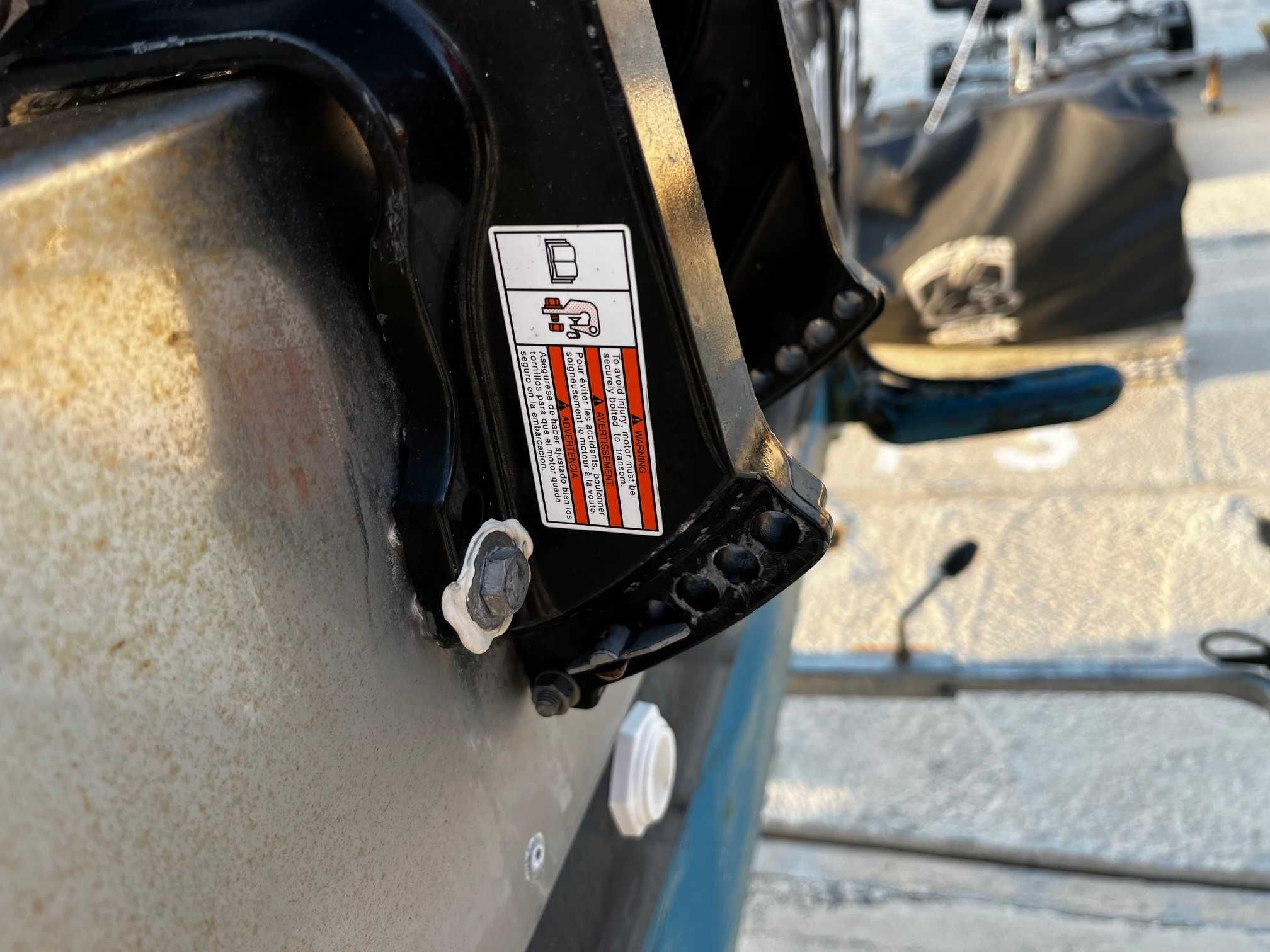 Извънбордов двигател за лодка Suzuki Four Stroke 20