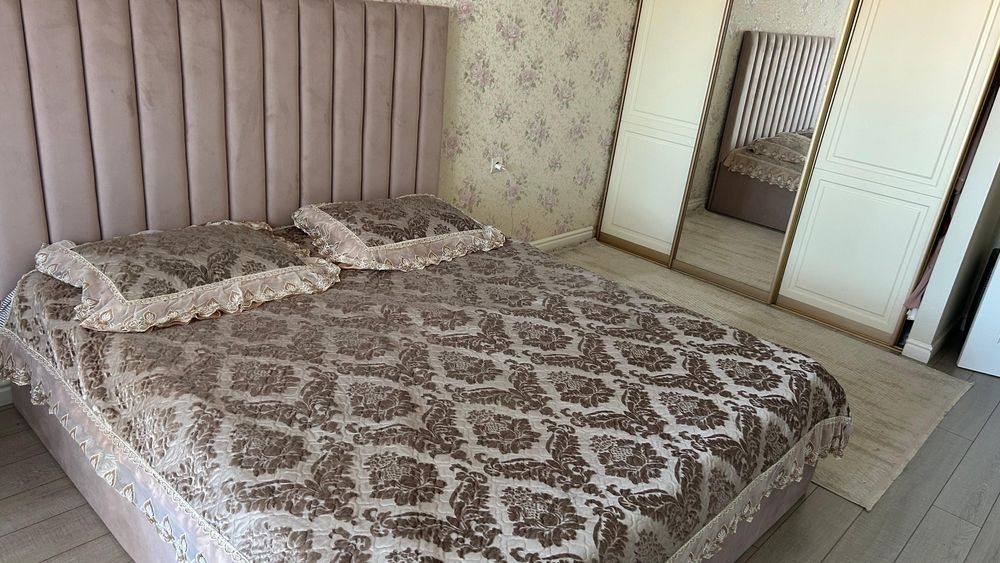 Продам двухспальную кровать
