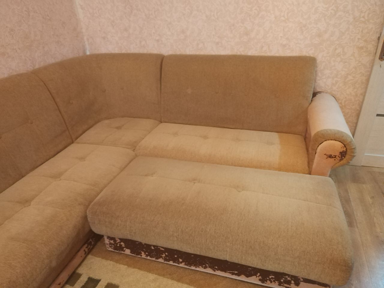Мягкий уголок для гостинной