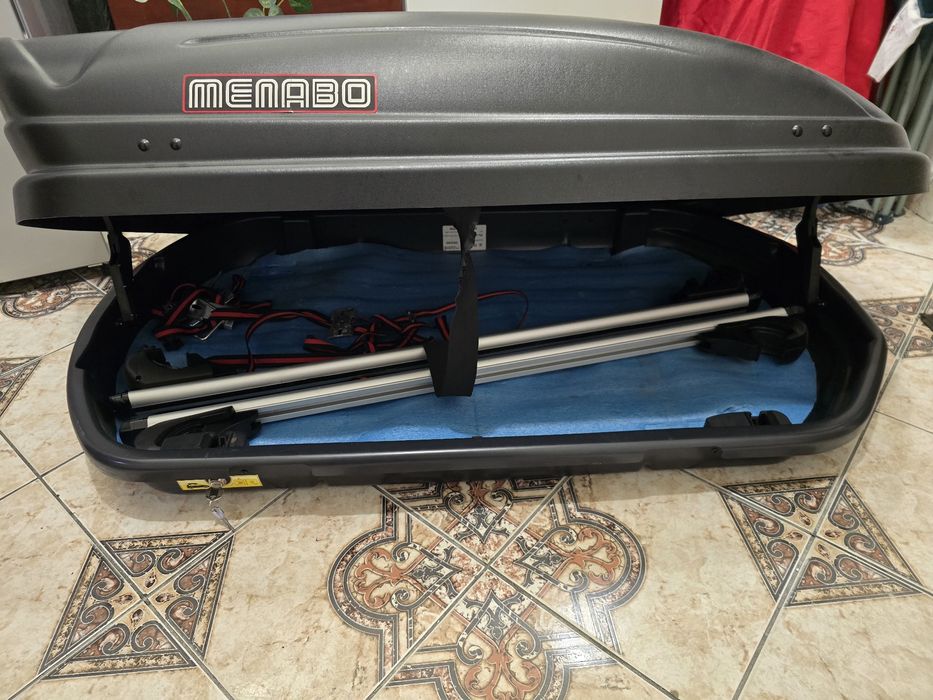 „Vând cutie auto portbagaj Menabo 320 L + bare de prindere”