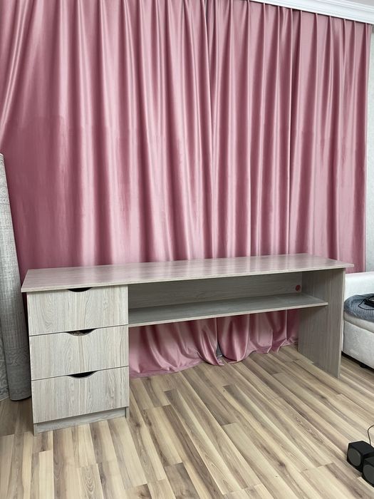 Письменный/компьютерный стол