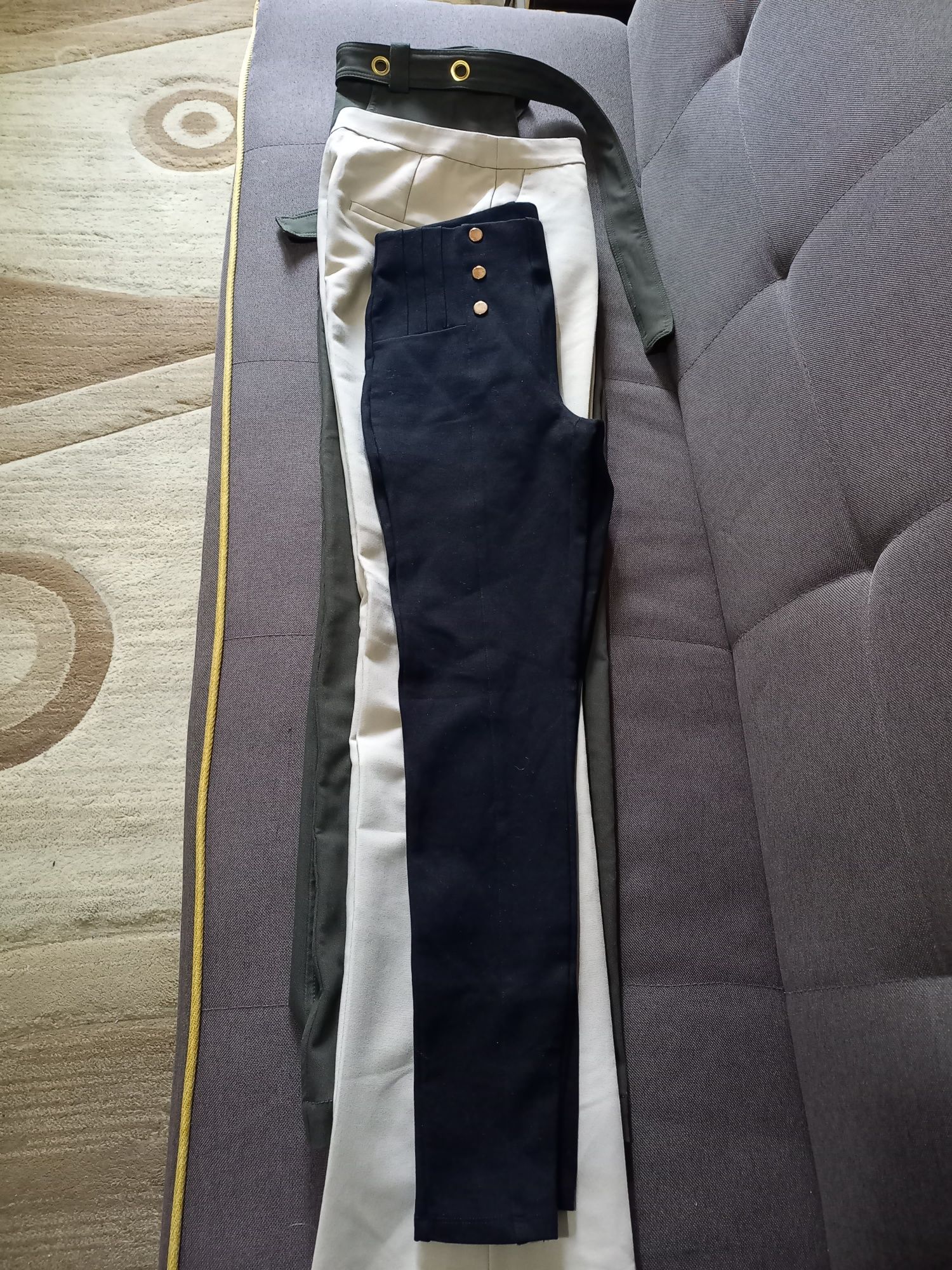 Классические брюки ZARA и H/M и легенсы ZARA  на размер S